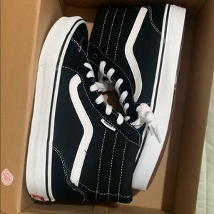 Brand new converse size 6 I have 2 pairs in stock ready to be sold